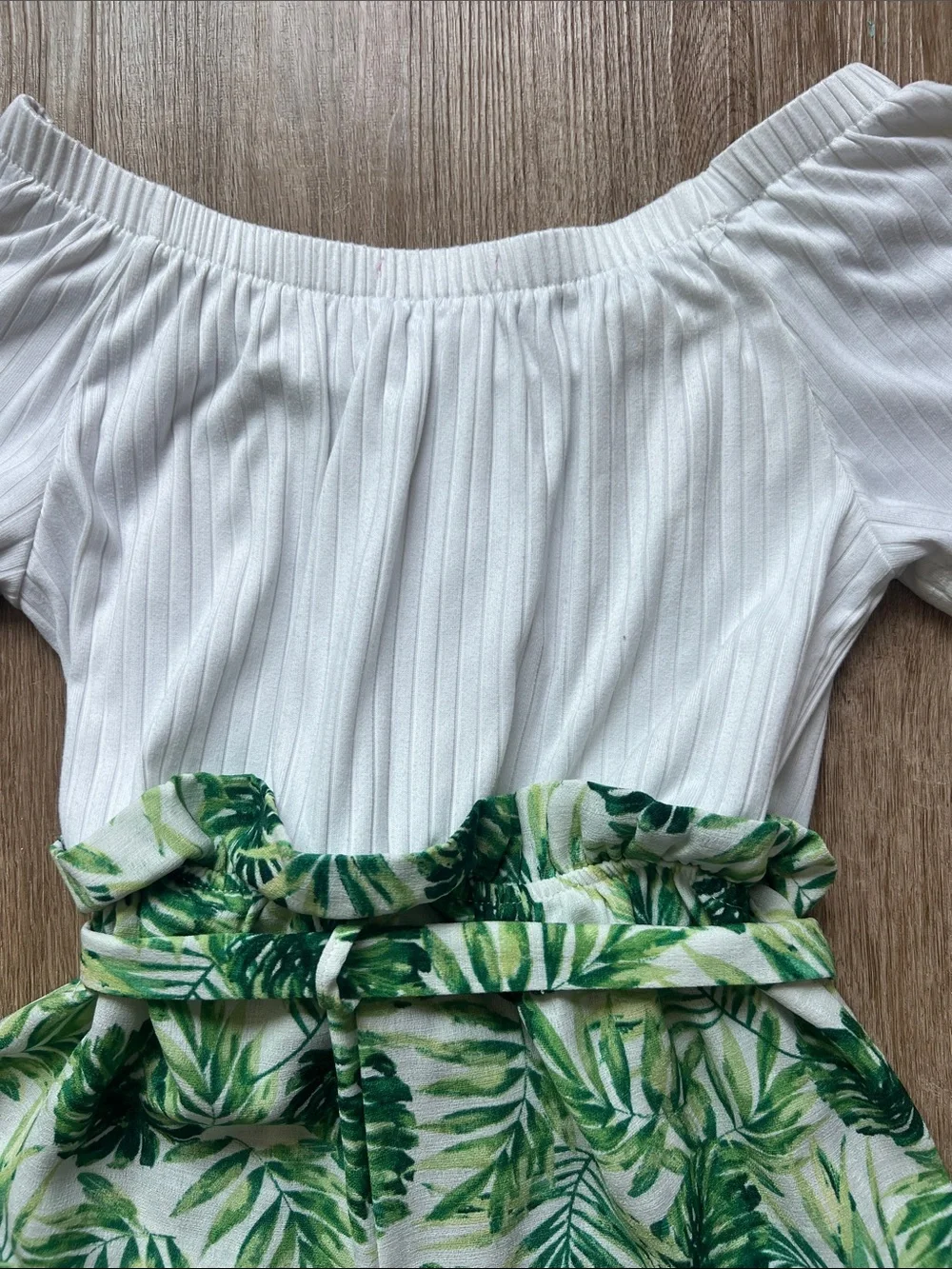 2 Hip Girls White Off-Shoulder Top with Green Leaf Print Shorts Romper Size 10